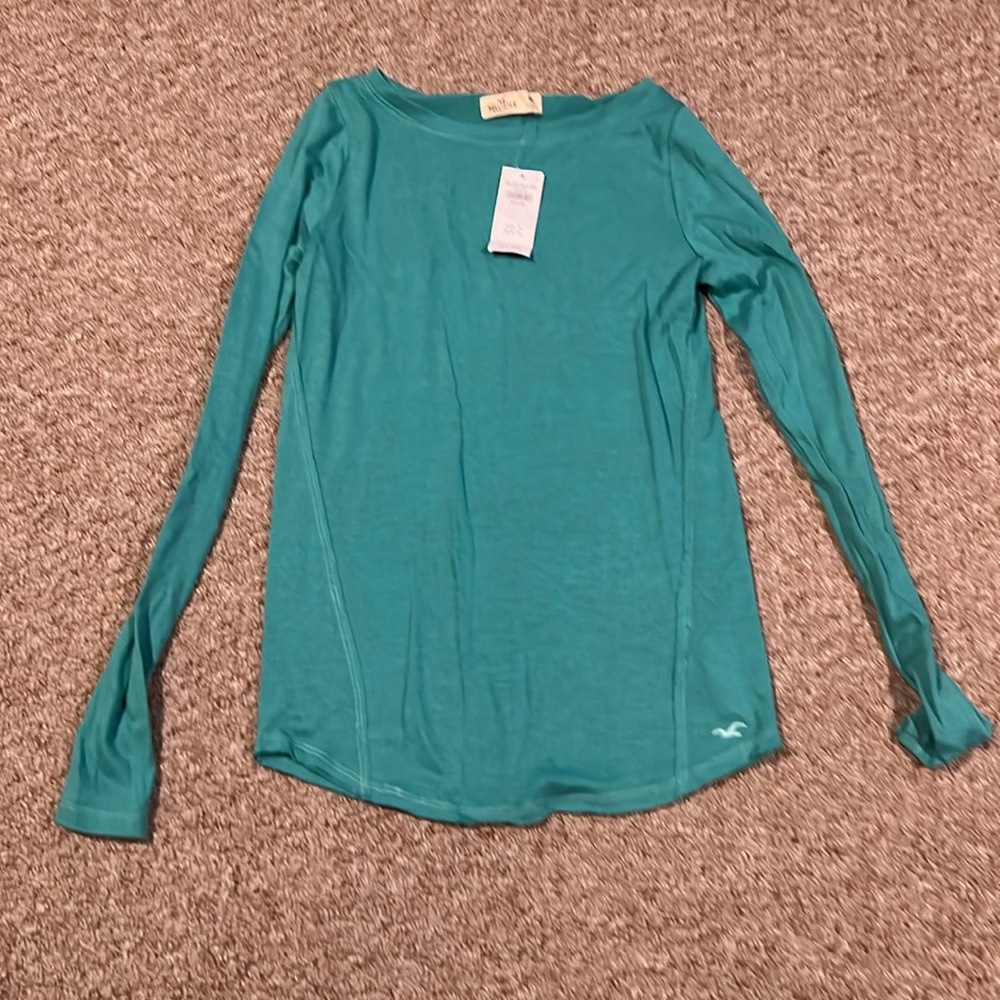 NWT Hollister green long sleeve shirt. Size medium